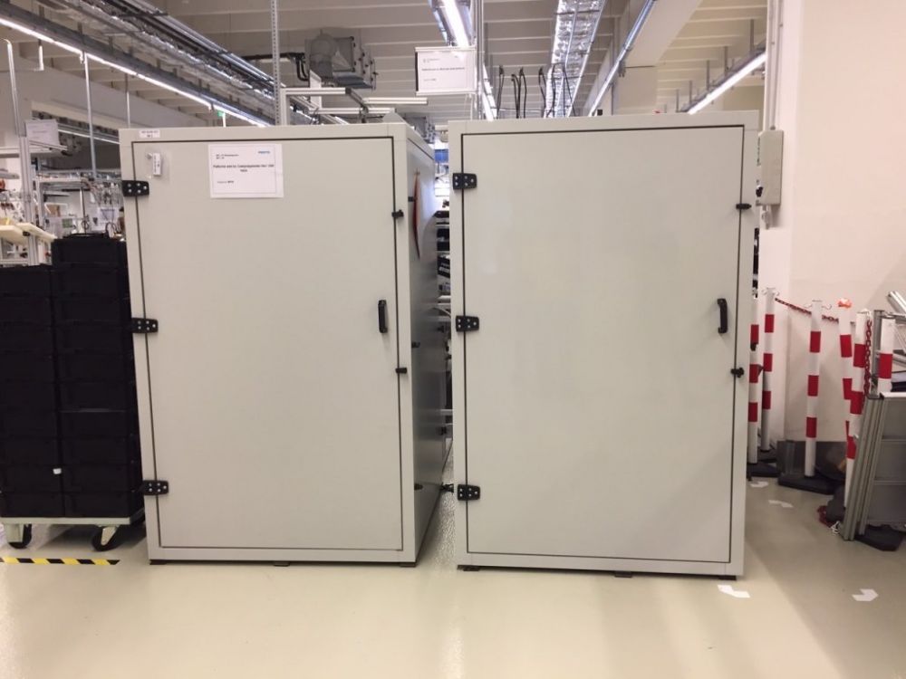 Izolarea fonică a mașinii într-o hală de producție, FESTO