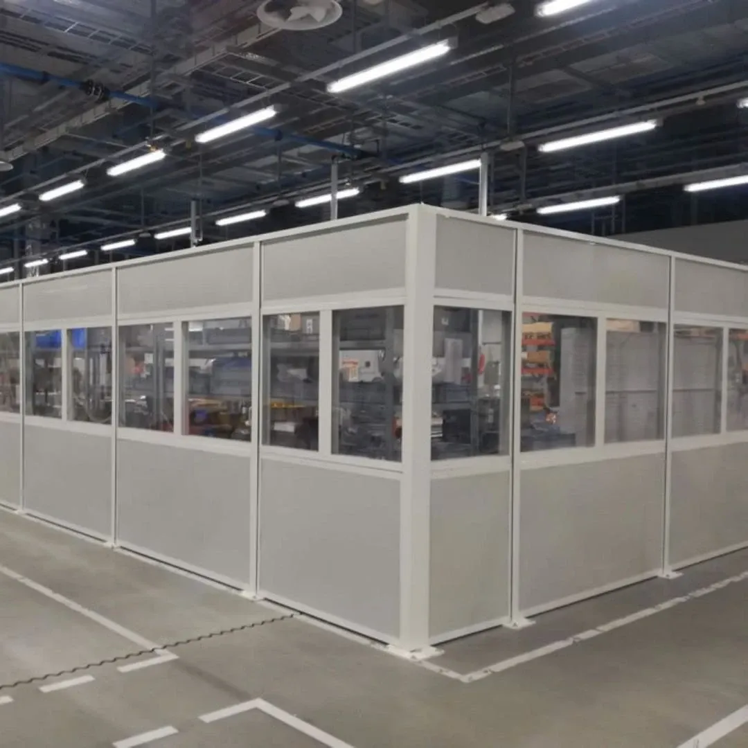 Bariera de izolare fonica industriala intr-o fabrica de masini