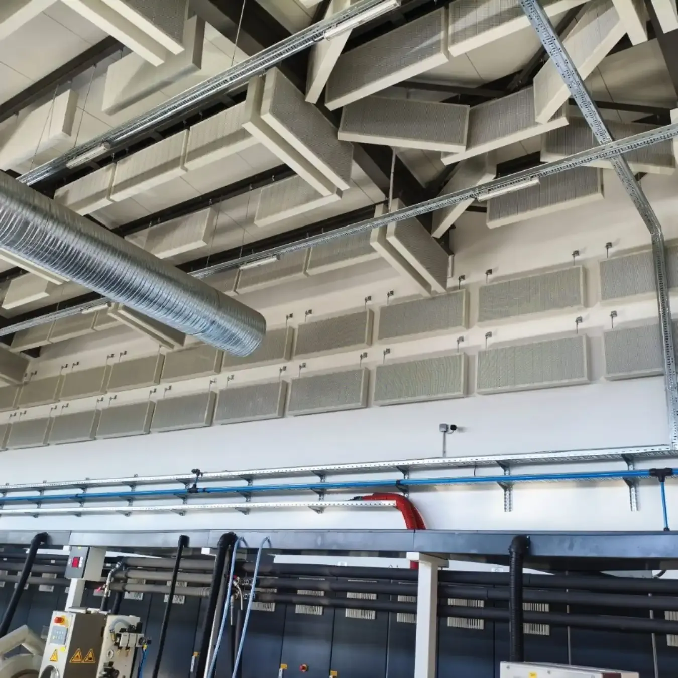 Tratament acustic al unei hale industriale pentru Excellpack