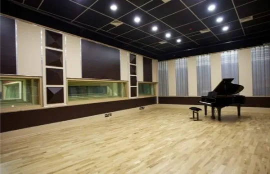Optimizare acustică studio TV la Doly Media