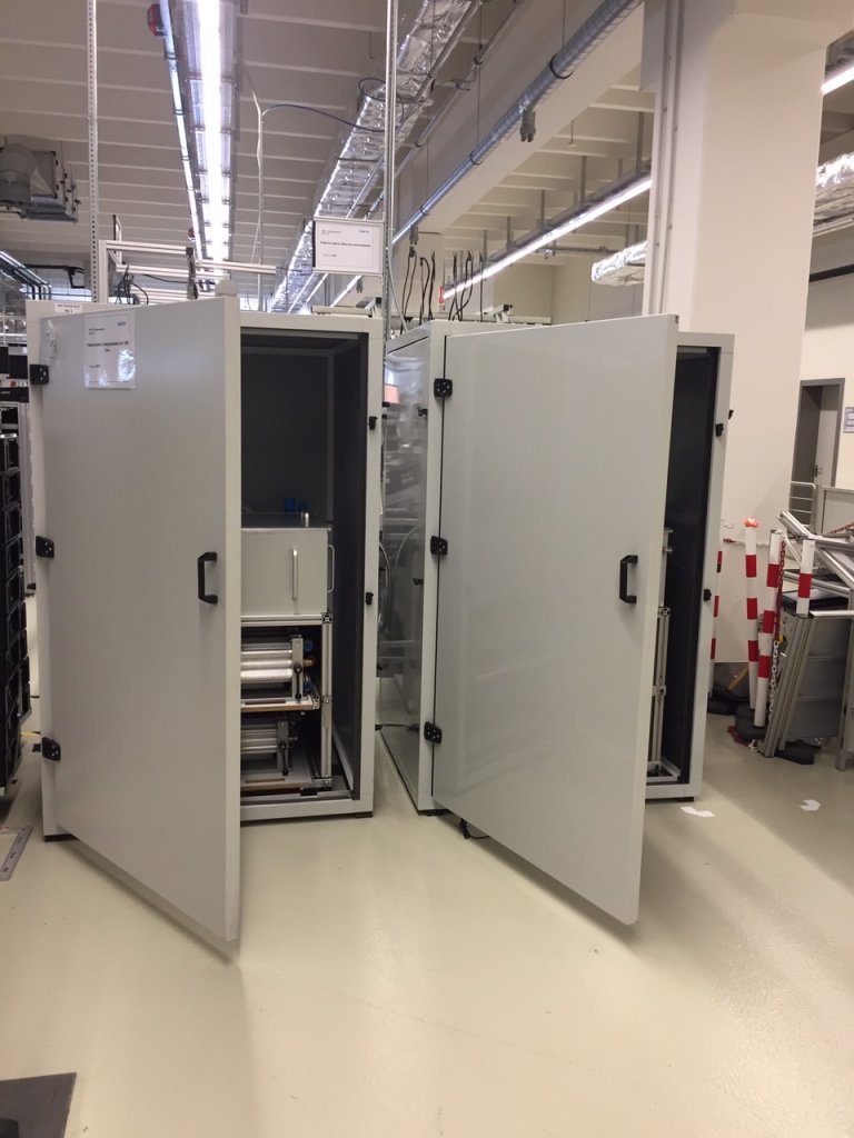Izolarea fonică a mașinii într-o hală de producție, FESTO