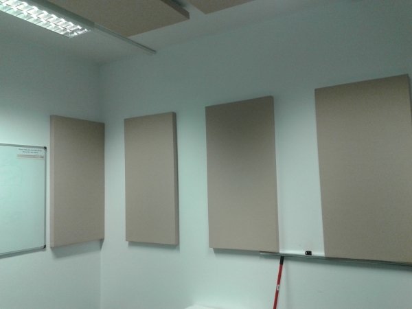 Tratament acustic al unei săli de prezentare