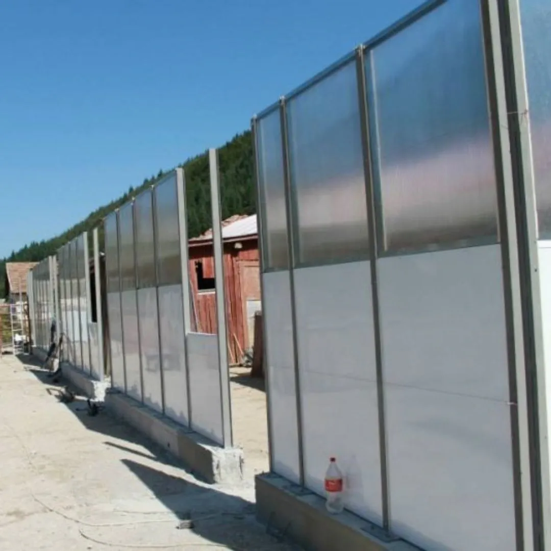 Izolare fonică exterioară pentru adăpost de câini