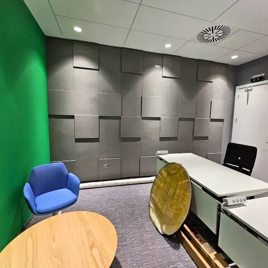 Tratament acustic pentru studio podcast si de înregistrare audio