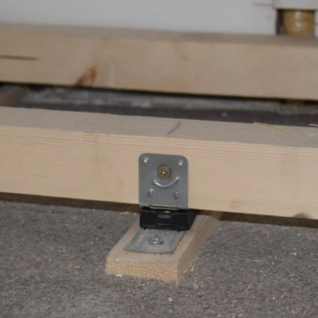 Izolare fonică prin pardoseală flotantă pentru controlul zgomotului de impact