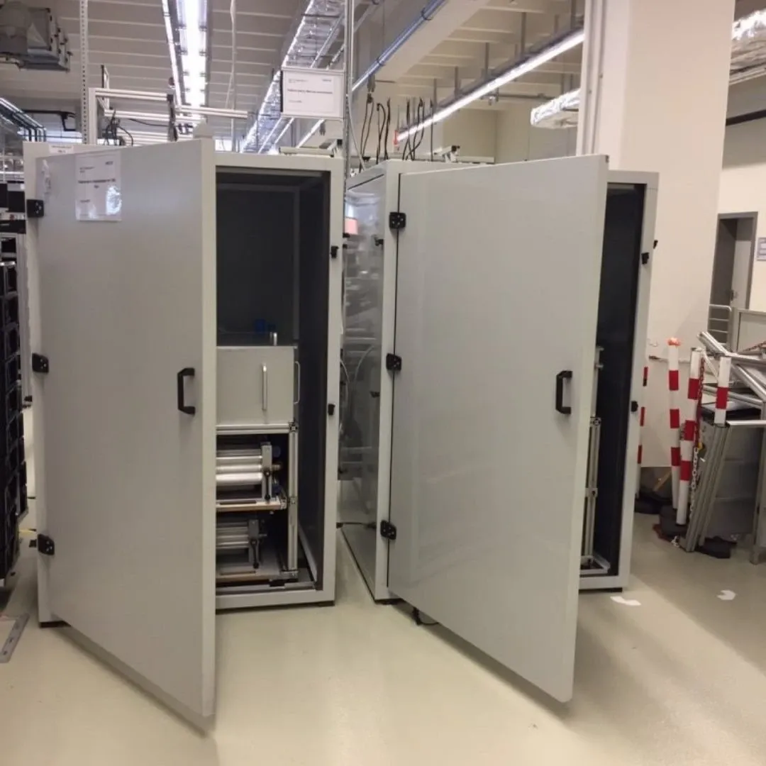 Izolarea fonică a mașinii într-o hală de producție, FESTO