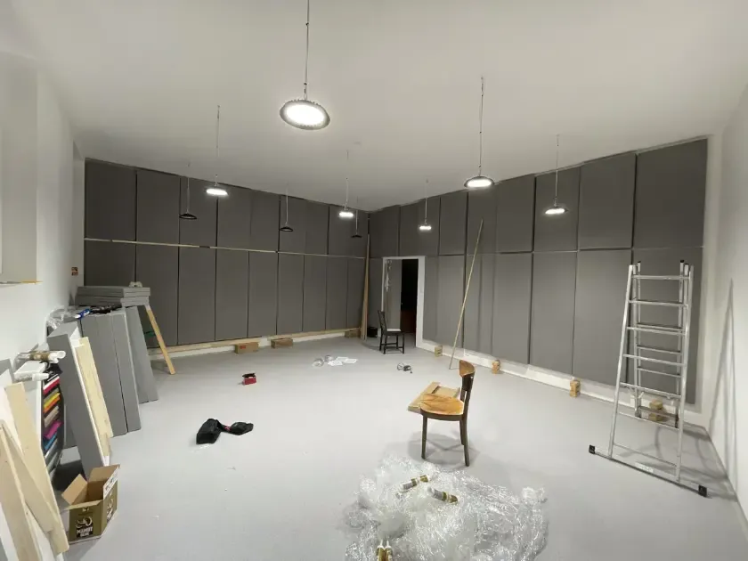 Reducerea ecoului în sălile de instrumente de la VŠMU
