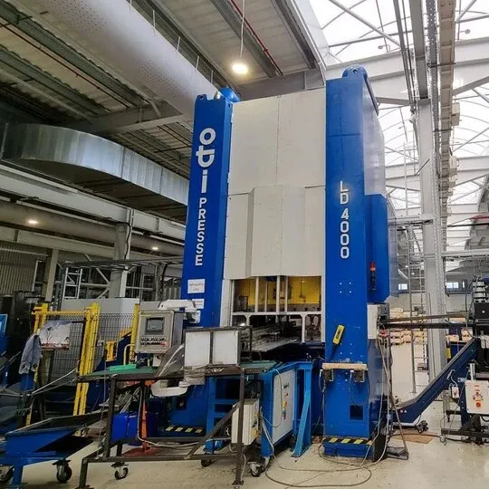 Izolare fonică industrială a unei prese zgomotoase la Miba Steeltec