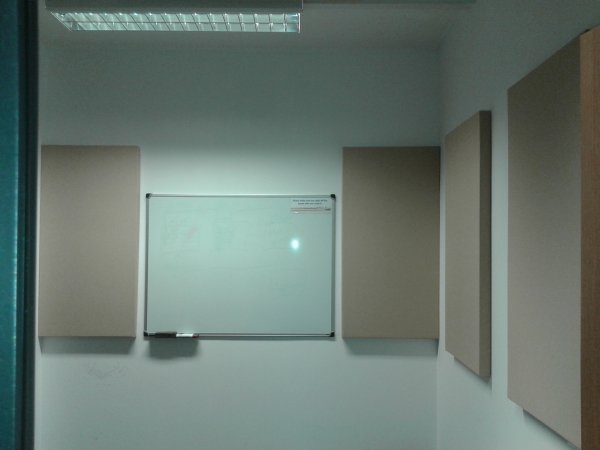 Tratament acustic al unei săli de prezentare