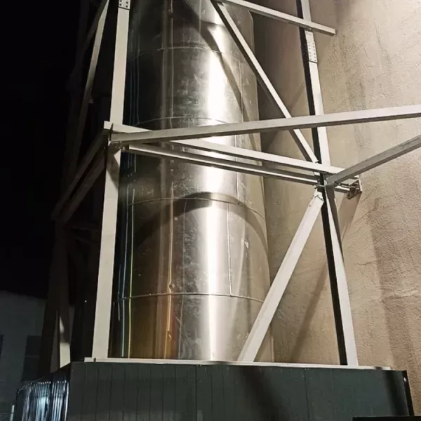 Izolarea fonică cu ajutorul unei cabine în instalația de producție