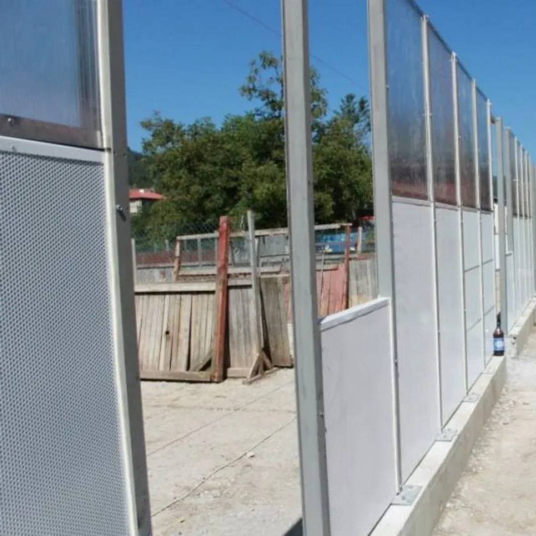 Izolare fonică exterioară pentru adăpost de câini