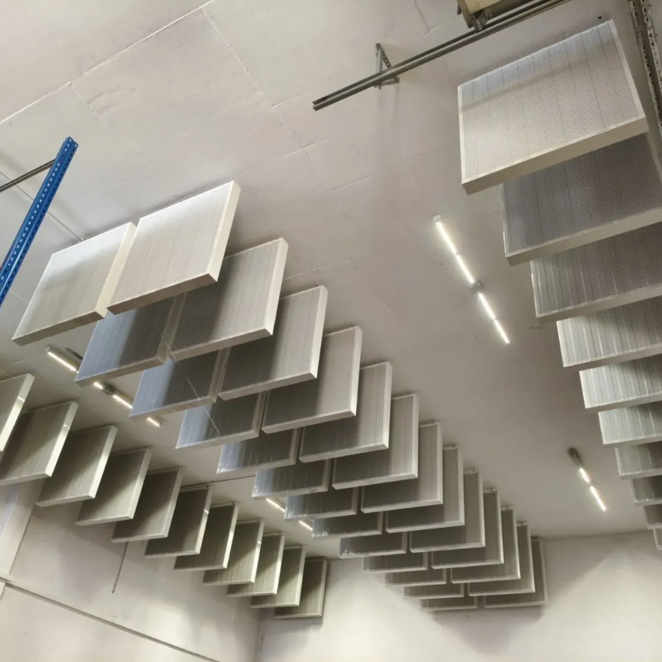 Tratament acustic al unei hale industriale pentru Excellpack