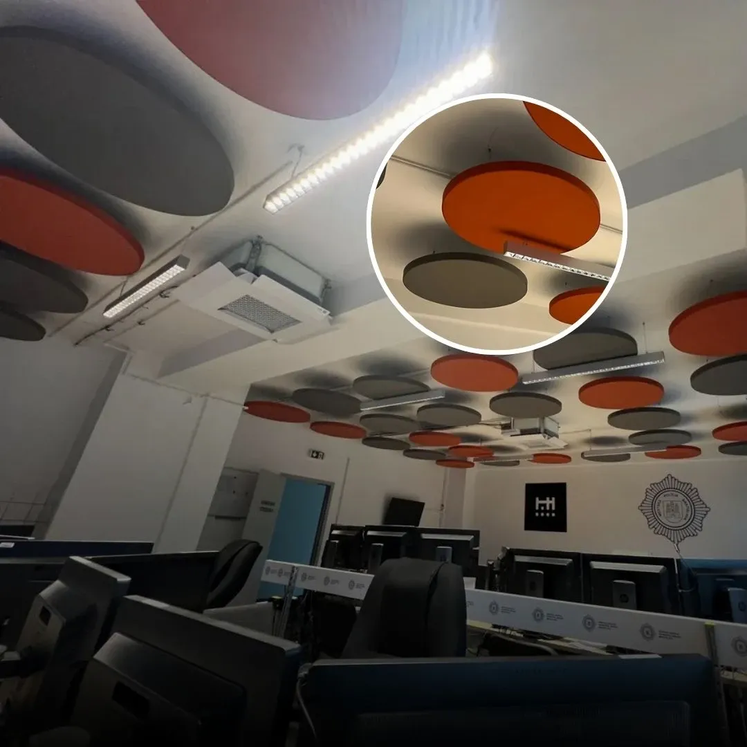 Decibel-Îmbunătățire acustică pentru camera de apel a Poliției din Bratislava