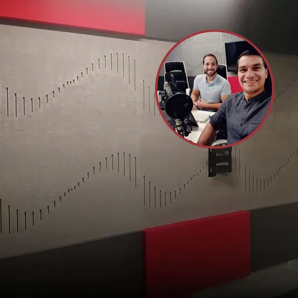 Instalare panouri acustice într-un studio radio celebru