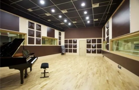 Optimizare acustică studio TV la Doly Media