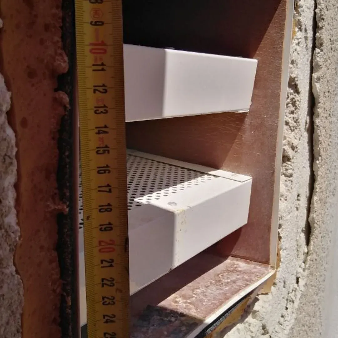 Soluție compactă de control al zgomotului pentru pompa de căldură cu aer într-un apartament